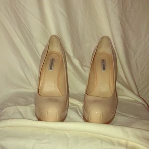 Kelsi Dagger platform heels never worn